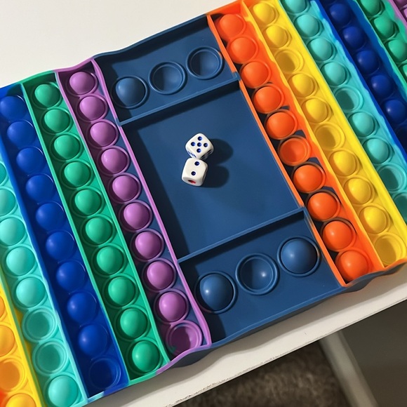 Pop Game Fidget Toy Dice Colorful Rainbow Boardgame Multi Player - Picture 3 of 3